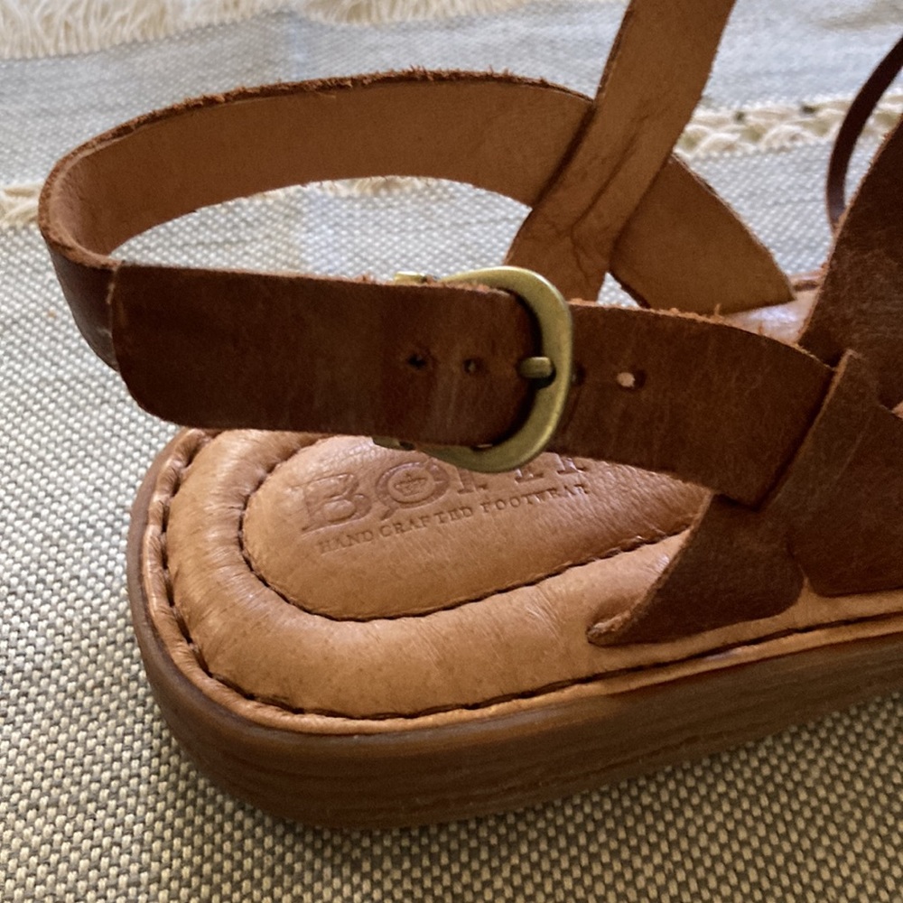 NWT Born Handcrafted leather sandal in brown - Picture 5 of 10